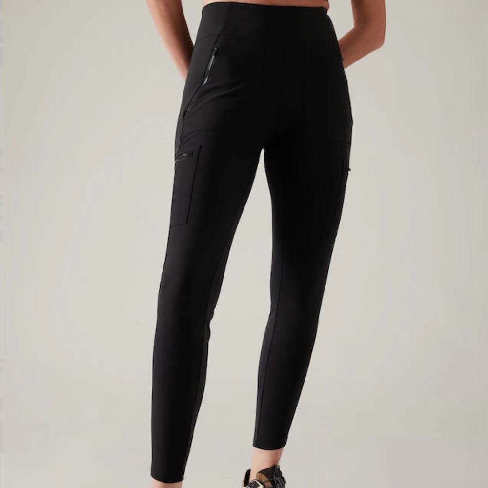 Athleta Headlands Hybrid Mid Rise Tight Size 6